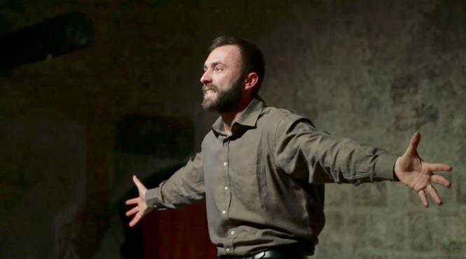 drumul la strada povestea adevarata a unui tanar emigrant la festivalul international propatria tinere talente romanesti