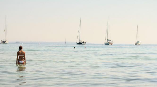 distractie continua pe insula alba ibiza