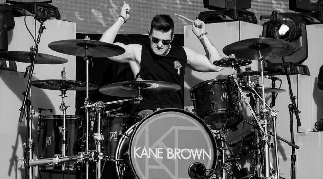 tobosarul artistului country kane brown a murit intr un accident de masina