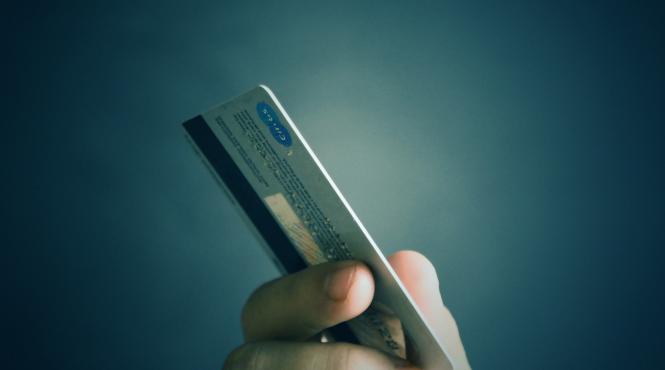 bcr va opri temporar sistemul informatic pentru carduri