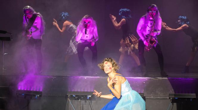 alice isi continua calatoria pe scena operei maghiare din cluj napoca