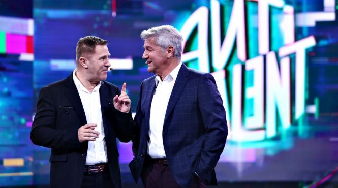 doru octavian dumitru invitat special la antitalent pe scena se transforma