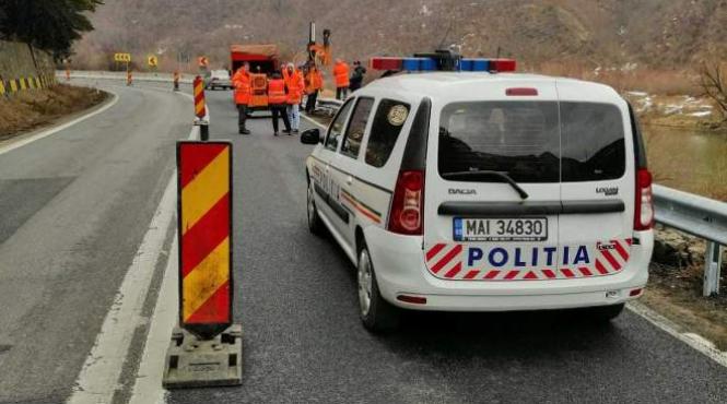 cnair a inceput montarea parapetelor rutiere de tip rulouri pe dn7 in localitatea chitila