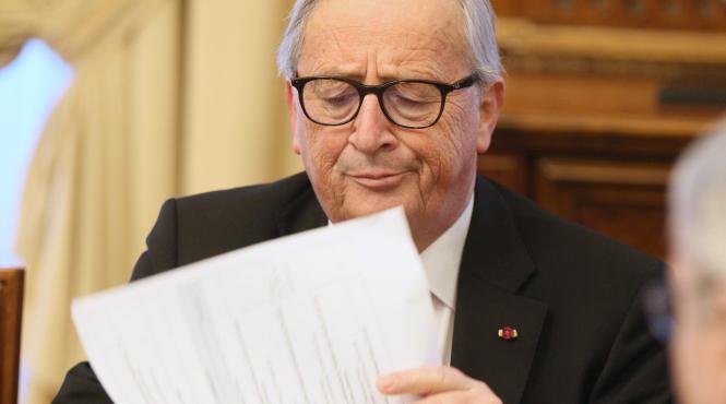 jean claude juncker va fi operat pentru un anevrism