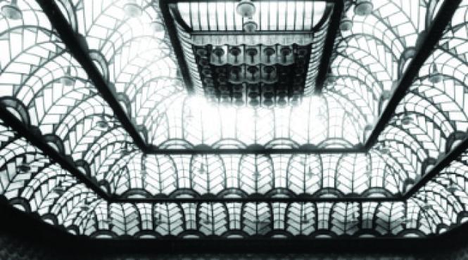 o lampa sau o masina