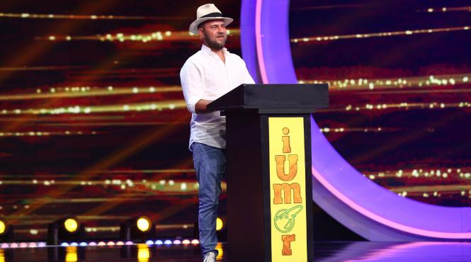 cosmin selesi pregatit sa ii ia la roast pe juratii iumor dragii mei ma bucur ca sunt aici am foarte mari emotii