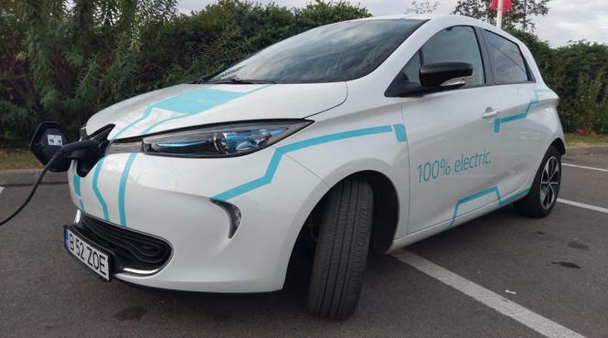 elon musk ceo ul tesla si spacex a anuntat ca renunta la twitter