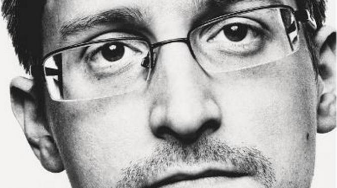 edward snowden denunta puterea implacabila a gigantilor internetului care lucreaza impreuna cu guvernele