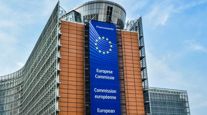 lovitura de proportii inalta curte pusa in genunchi de comisia europeana judecatorii trebuie sa respecte constitutia
