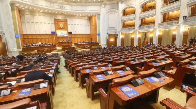 peste 100 de studenti si elevi din toata tara prezenti la parlamentul tinerilor