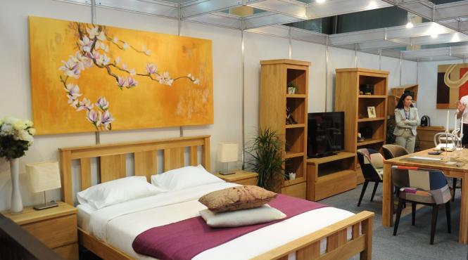 productia de mobila scade dar defilam la export