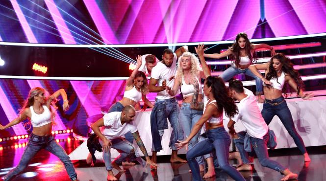 trupa a s i a ricky martin elton john si jason derulo urca pe scena de la te cunosc de undeva