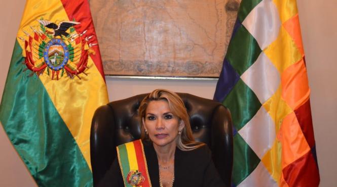 presedintele interimar al boliviei a promulgat legea care prevede organizarea de noi alegeri