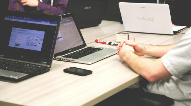 avansul economiei inca 100 000 de angajati in 2020