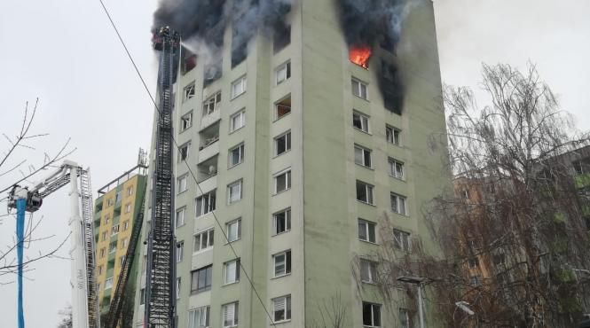 cel putin cinci morti intr o explozie de gaz intr un bloc de 12 etaje in slovacia