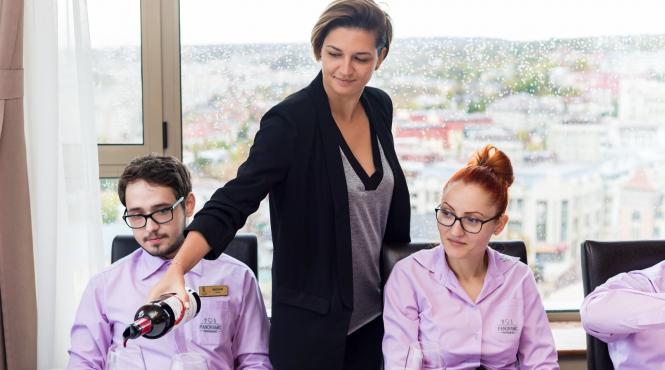 combinatii de vinuri si mancare cu care nu mergi la noroc ci la sigur