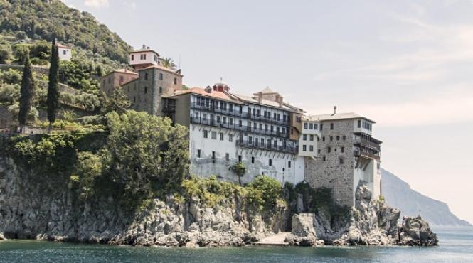 tragedie pe muntele athos un roman aflat in pelerinaj a fost gasit mort