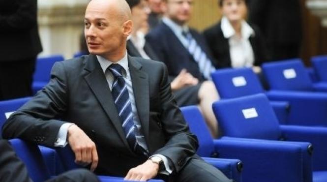 fostul presedinte al camerei deputatilor bogdan olteanu condamnat la sapte ani inchisoare