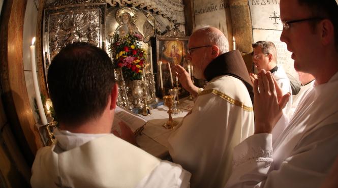 mesajul de craciun al arhiepiscopului pizzaballa la betleem hristos s a nascut pentru inima omului nu pentru putere