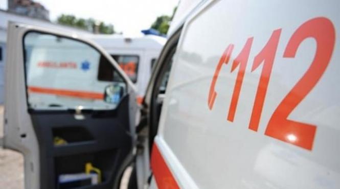cinci raniti intre care doi copii in urma coliziunii dintre patru autoturisme in judetul neamt