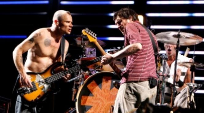 red hot chilli peppers pregateste un nou album