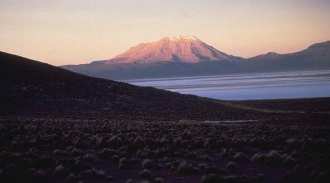 vulcanul la cumbre din arhipelagul galapagos a intrat in eruptie
