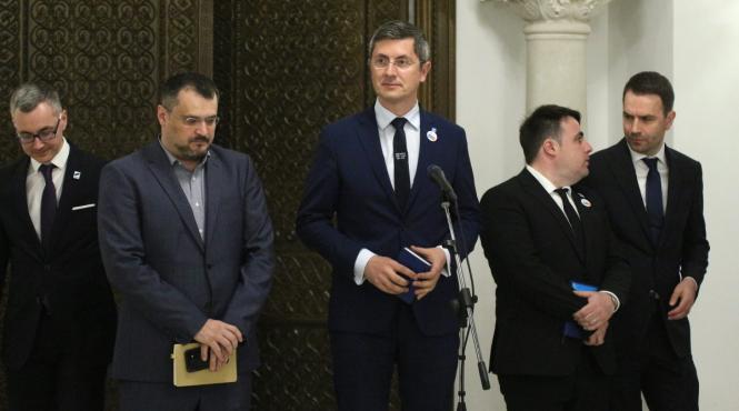 preferat de barna cristian ghinea tulbura apele intre usr si plus