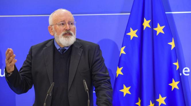 presiuni prin lege ca avocatul sa fie turnator