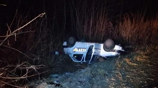 politista ranita dupa ce s a rasturnat cu masina de politie in padurea noroieni la satu mare