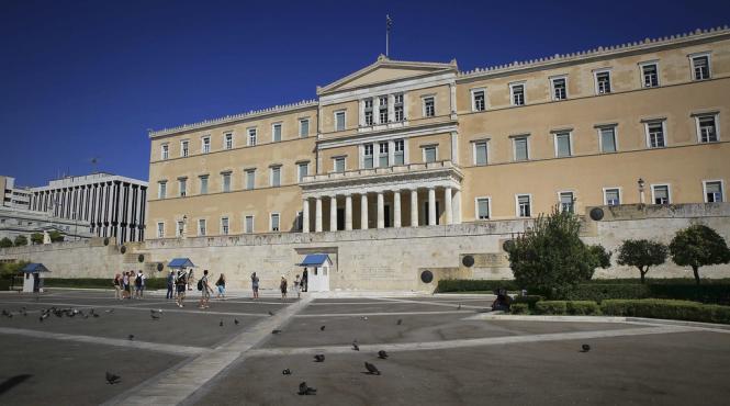 ekaterini sakellaropoulou prima femeie aleasa in functia de presedinte al greciei