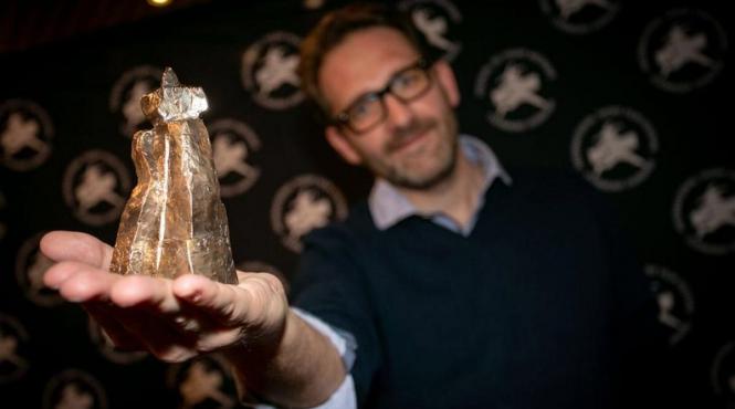 bogdan muresanu regizor scenarist scriitor adevarata mea meserie este cea de visator insa nu m ar plati nimeni pentru asta