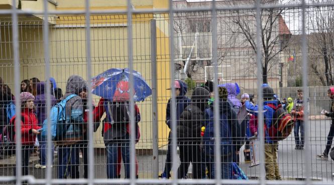 naveta elevilor decontata pentru cel mult 50 km