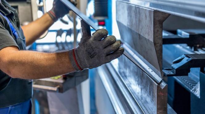 industria declin total si in romania si in ue