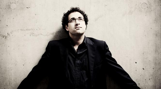 dirijorul britanic leo hussain revine la sala radio cu un program elgar sibelius