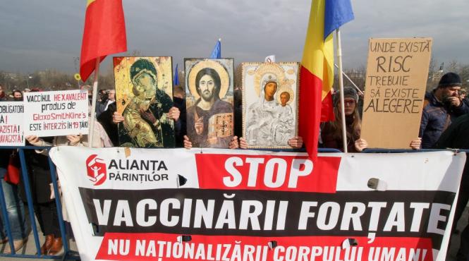 legea vaccinarii scoate oamenii in strada