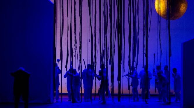 rusia improvizeaza reprezentatii cu cate un spectator la un teatru de opera si balet
