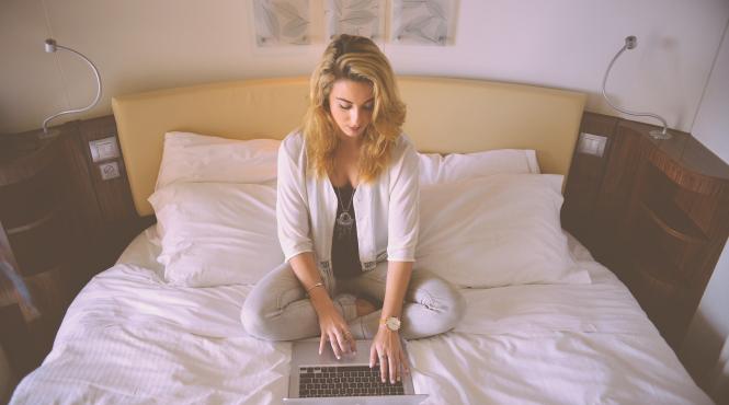 analiza creasoft aproximativ 500 000 de anagajati vor lucra de acasa cel putin doua luni