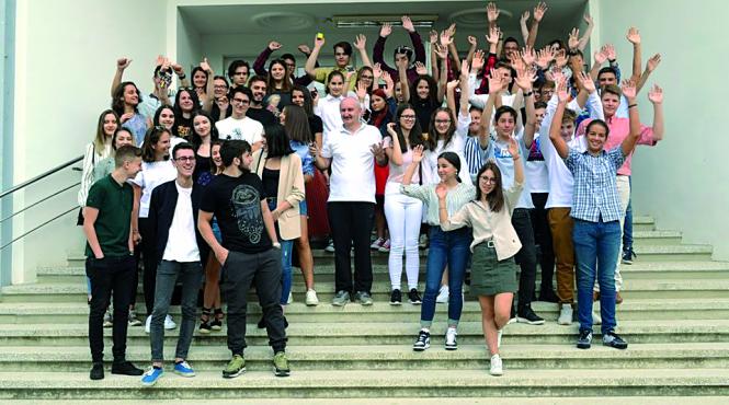 scoala online mate si romana in pijama