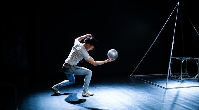 staiacasa incepe spectacolul glo se alatura initiativei unteatru si transmite gratuit spectacolul eine kleine nachtmusik