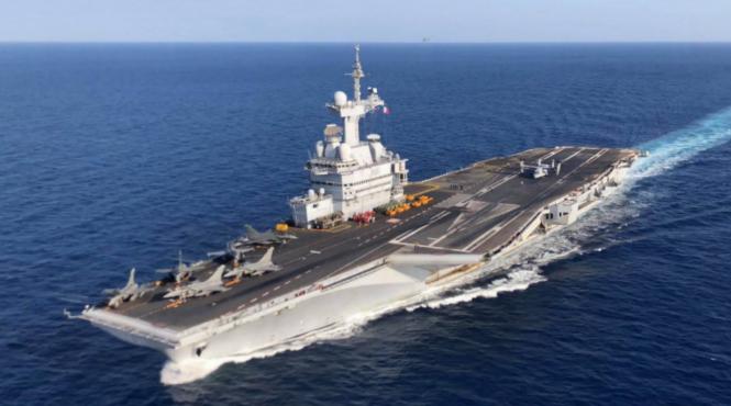 portavionul nuclear charles de gaulle intra in carantina
