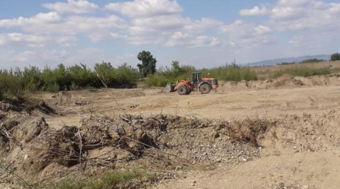 plangere penala si amenda de 80 000 de lei pentru exploatarea agregatelor minerale din albia raului siret