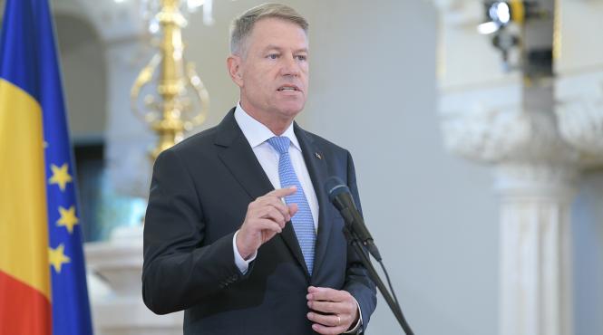 ziua in care iohannis a vopsit ciuma rosie cu alb si verde