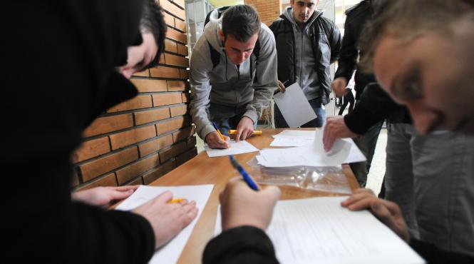 jumatate dintre romani vor sa si schimbe locul de munca in urmatoarele 12 luni