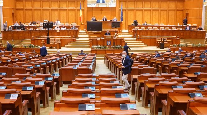 video a inceput sedinta camerei deputatilor in care ludovic orban prezinta masurile de relansare a economiei