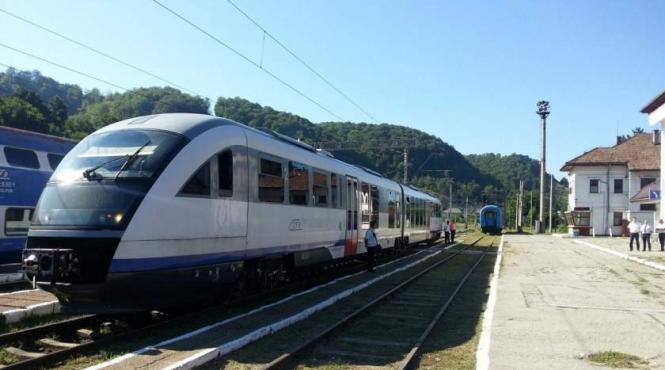vesti excelente cfr calatori suplimenteaza trenurile spre mare si munte de rusalii