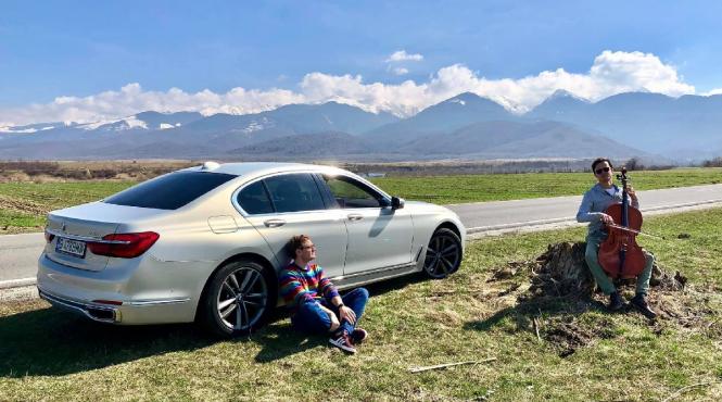 vlogoncello cu violoncelul la drum prin ardeal