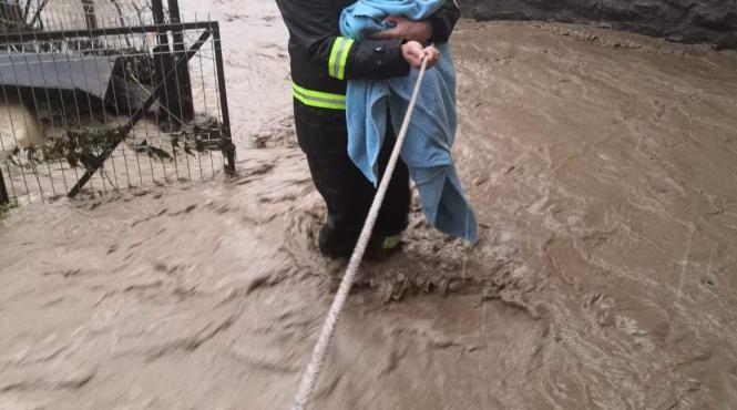 inundatii pompierii au actionat pentru evacuarea apei din peste 100 de case si 150 de curti in ultimele 24 de ore