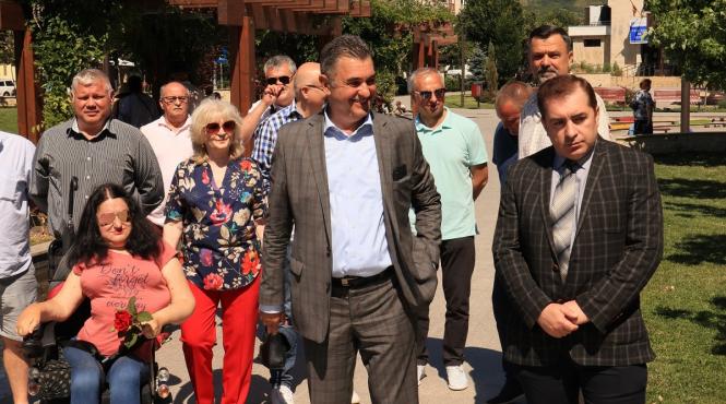 umanistul petru marginean si a lansat candidatura sub slogalul pentru ca deva conteaza