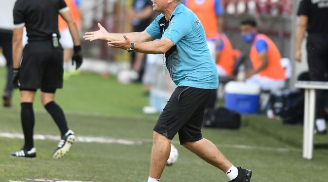 focar covid 19 la cfr cluj antrenorul dan petrescu diagnosticat cu noul coronavirus