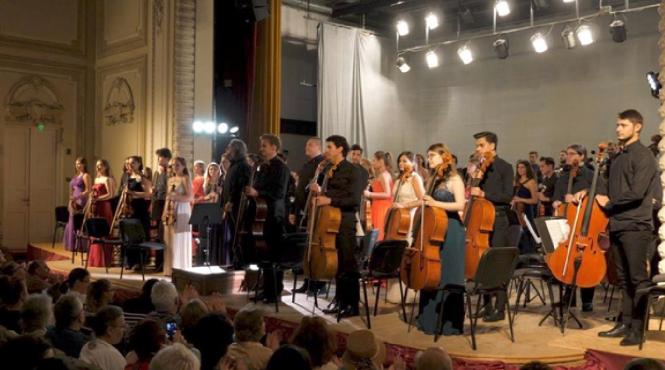 prima data exclusiv in aer liber festivalul international enescu si muzica lumii revine intre 2 si 19 august la sinaia